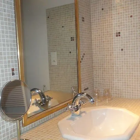 Manoir De La Branche Bed & Breakfast Maen Roch